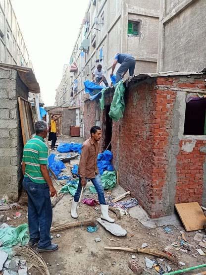 هدم 8 عشش من الطوب الأحمر في بورسعيد ٢