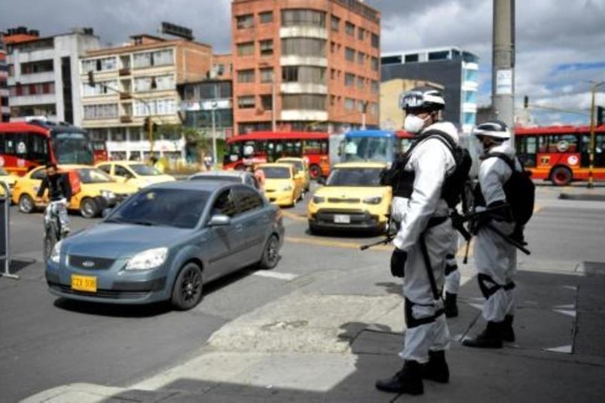 دورية للجيش الكولومبي في العاصمة بوغوتا بعد فرض تد