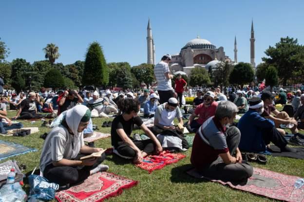 أول صلاة جمعة في آيا صوفيا بعد تحويله مسجدًا