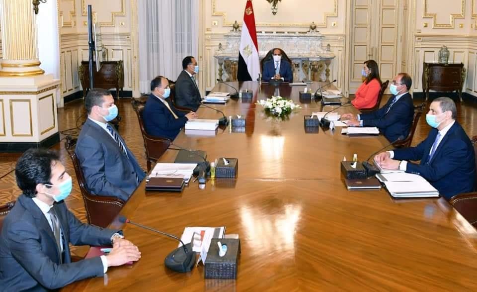 اجتماع الرئيس السيسي ورئيس الوزراء ووزيري المالية 