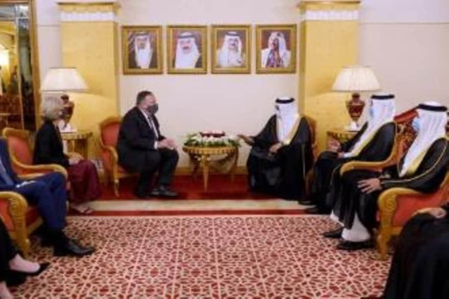 بومبيو خلال لقاء مع وزير خارجية البحرين ومسؤولين أ