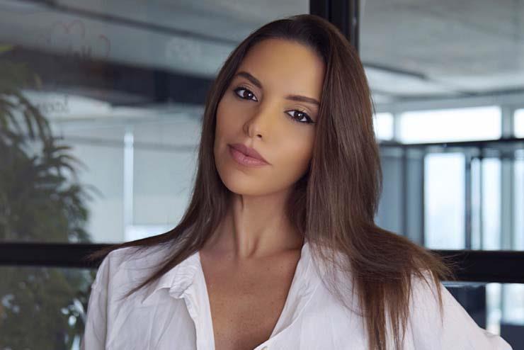 7- بريسيلا إلورا شاروك