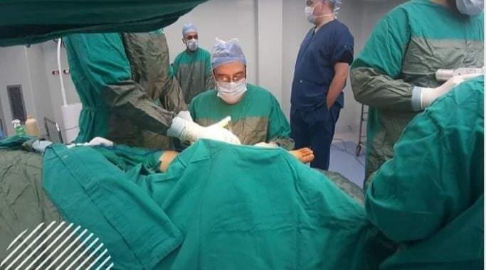جانب من احدى العمليات الجراحية الثلاث في بورسعيد