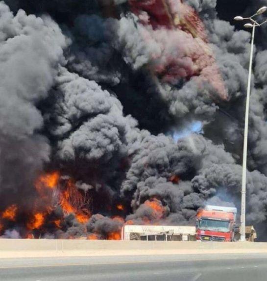 حريق طريق الجهراء في الكويت