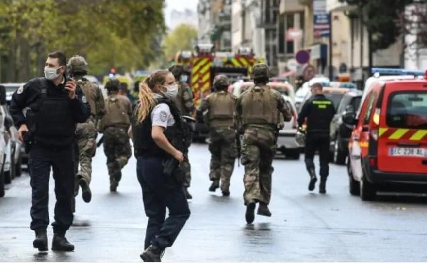 عسكريون فرنسيون يهرعون إلى مكان الهجوم قرب مقر مجل
