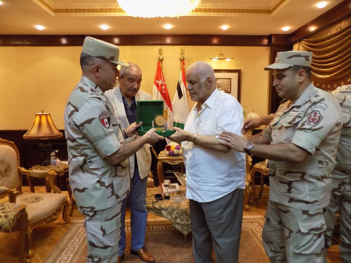 تكريم الفدائي أحمد العطيفي في قيادة الجيش الثالث ا