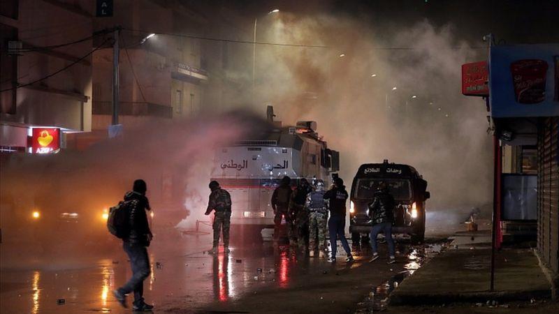 أعلنت السلطات في تونس القبض على أكثر من 600 شخص بع