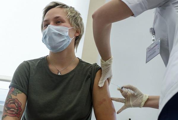 حملات التطعيم ضد كورونا في روسيا