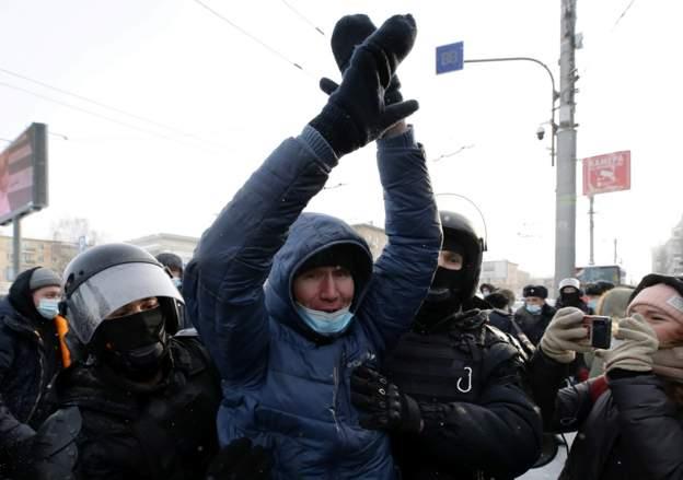 روسيا تعتقل العشرات من أنصار المعارض أليكسي نافالن