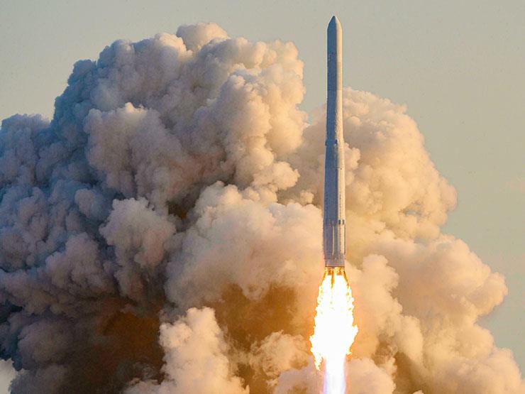 كوريا الجنوبية تطلق أول صاروخ محلي التصميم من مركز
