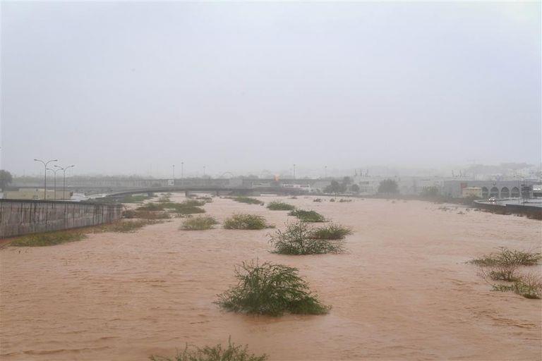 تداعيات الإعصار شاهين في عُمان