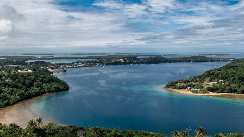 تواجه جزيرة تونغا في المحيط الهادئ خطر أن تغمرها م