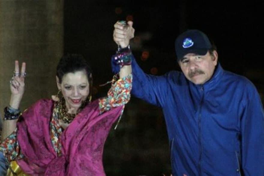  رئيس نيكاراغوا دانيال اورتيغا وزوجته روساريو موري