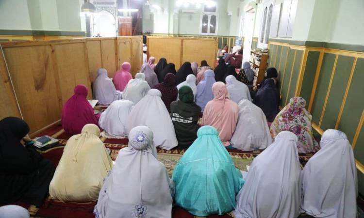 صلاة المرأة في المساجد                            