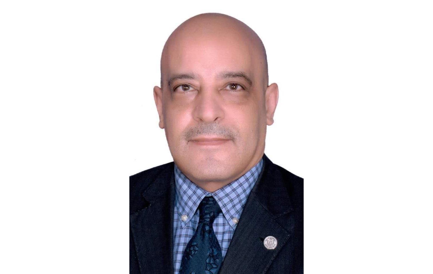 الدكتور أيمن عثمان