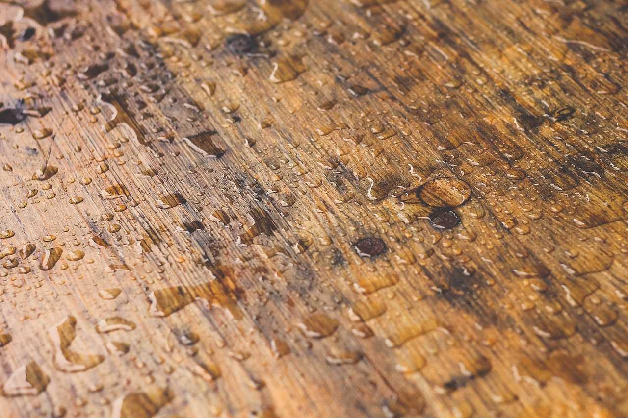 الأسطح الخشبية