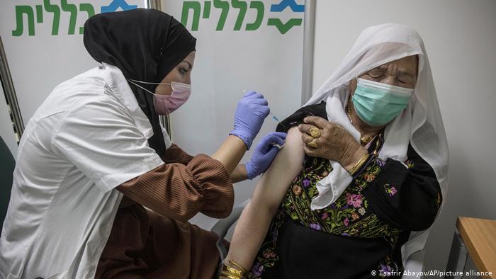 تطعيم ضد كورونا في قطاع غزة