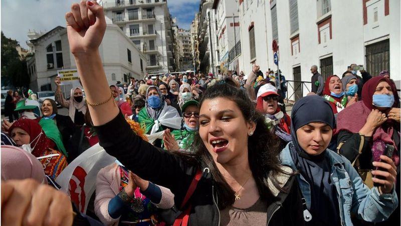 متظاهرات جزائريات يوم 8 مارس