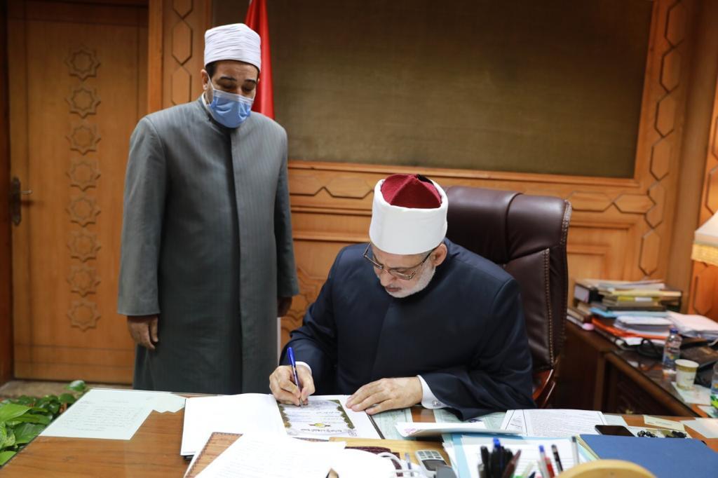 وكيل الأزهر يعتمد نتيجة الفصل الدراسي الأول