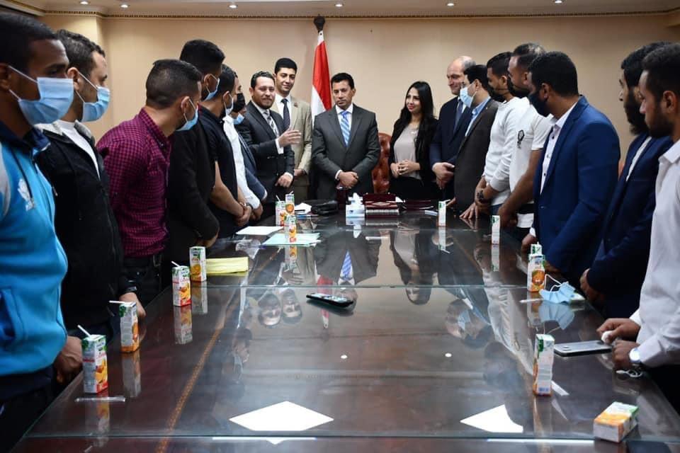 وزير الشباب يستضيف تنسيقية شباب الأحزاب والسياسيين