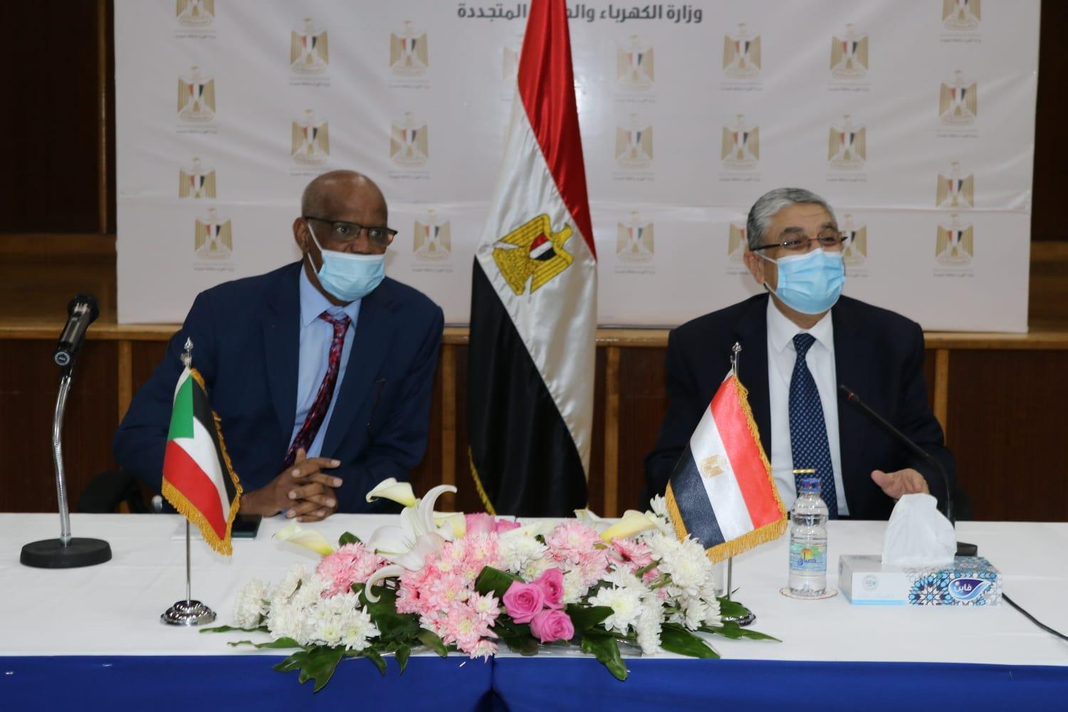وزير الكهرباء وسفير السودان بالقاهرة