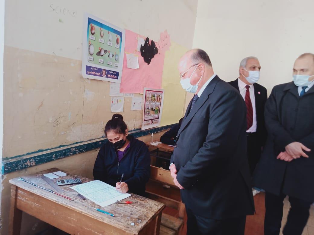 محافظ القاهرة يتفقد بعد غد امتحانات الشهادة الإعدا