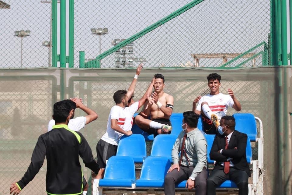 إمام عاشور وبعض لاعبي شباب الزمالك