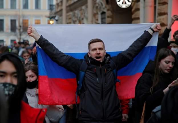 مؤيدو الناشط الروس أليكسي نافالني خلال مظاهرات