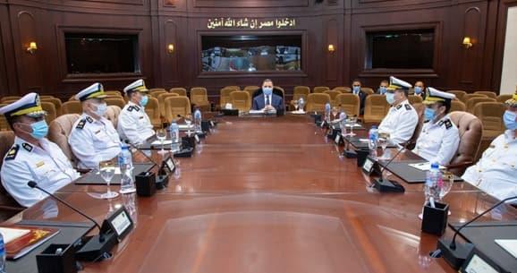 اجتماع وزير الداخلية بالقيادات الأمنية