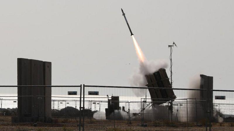القبة الحديدة الإسرائيلية تطلق صاروخا لاعتراض أحد 