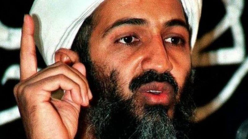 أسامة بن لادن كان زعيم تنظيم القاعدة وقتل في عملية
