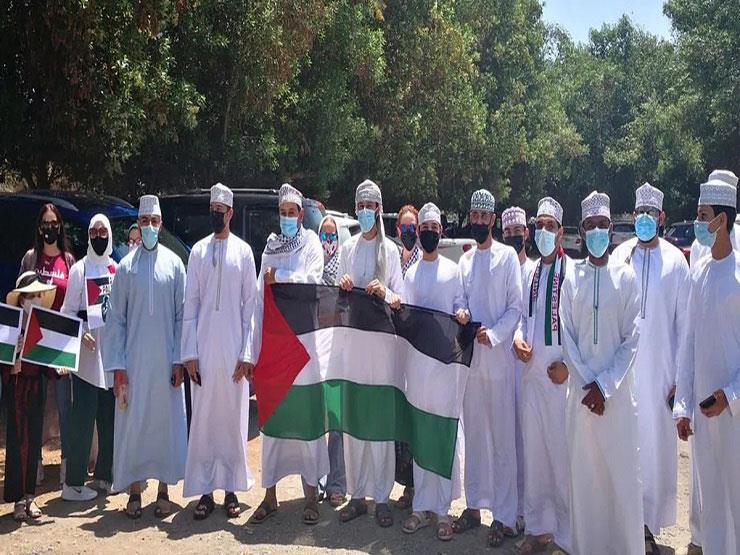السفارة الفلسطينية في سلطنة عمان تنظم وقفة تضامنية