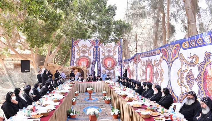 قداسة البابا يلتقي أحبار الكنيسة في دير السريان