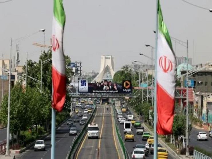 صورة لجادة أزادي في العاصمة الإيرانية طهران