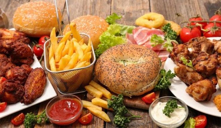 أطعمة ومشروبات تسبب زيادة في الوزن على السحور