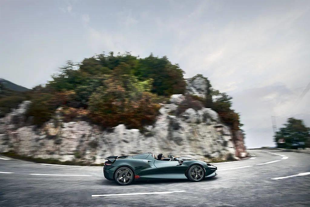 ماكلارين Elva