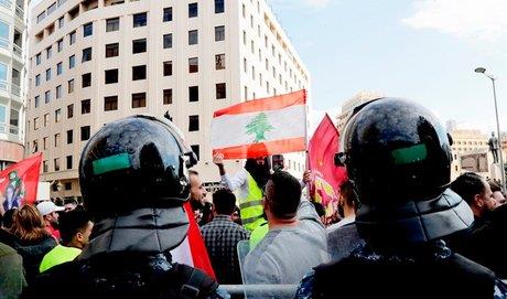 احتجاجات على الأوضاع المعيشية بالبنان