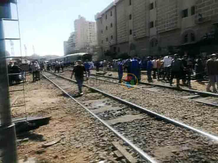 تحطم عربتي قطار بمحطة مصر في الإسكندرية
