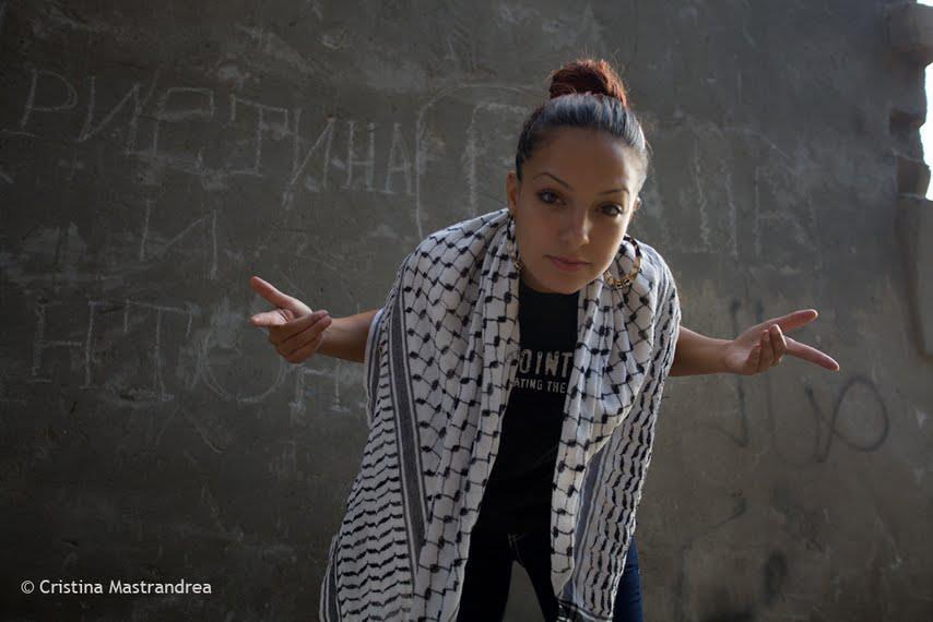 صفاء حتحوت أول مغنية راب في فلسطين
