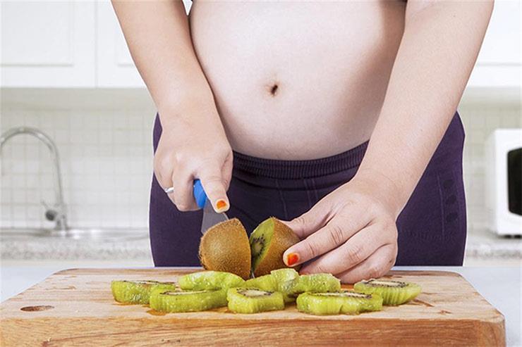 هل مسموح للحامل بتناول الكيوي؟