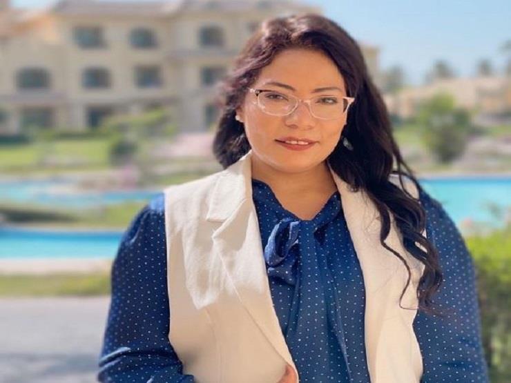 الفنانة إيمان السيد