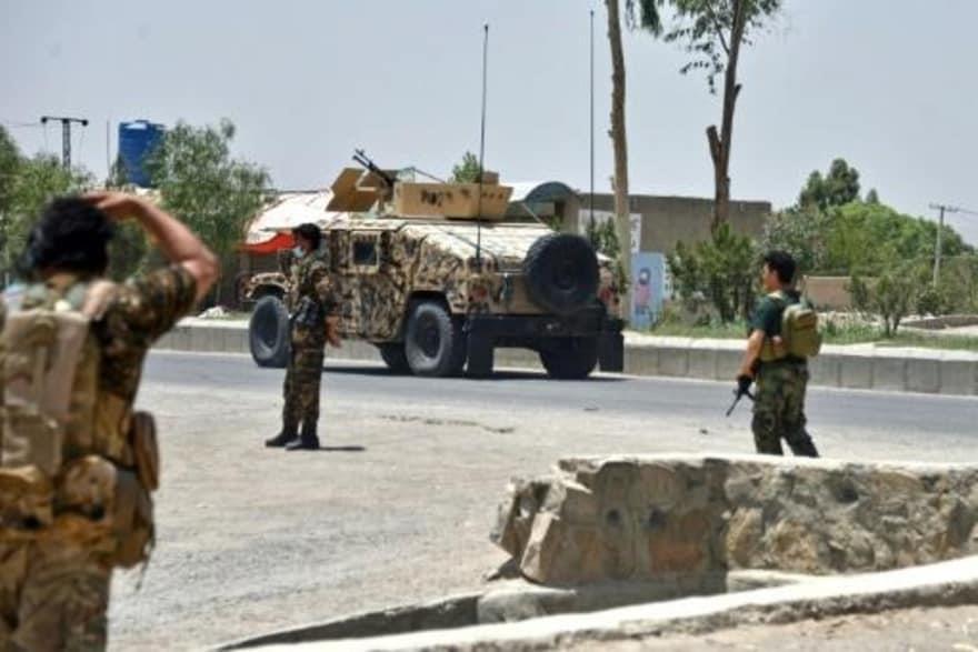  قوات أمنية أفغانية على طريق مؤدية إلى قندهار في 0