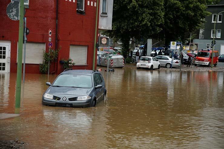 ارتفاع حصيلة ضحايا الفيضانات في ألمانيا إلى 42 شخص