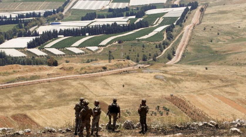 جنود لبنانيون في بلدة مارون الراس على الحدودالجنوب