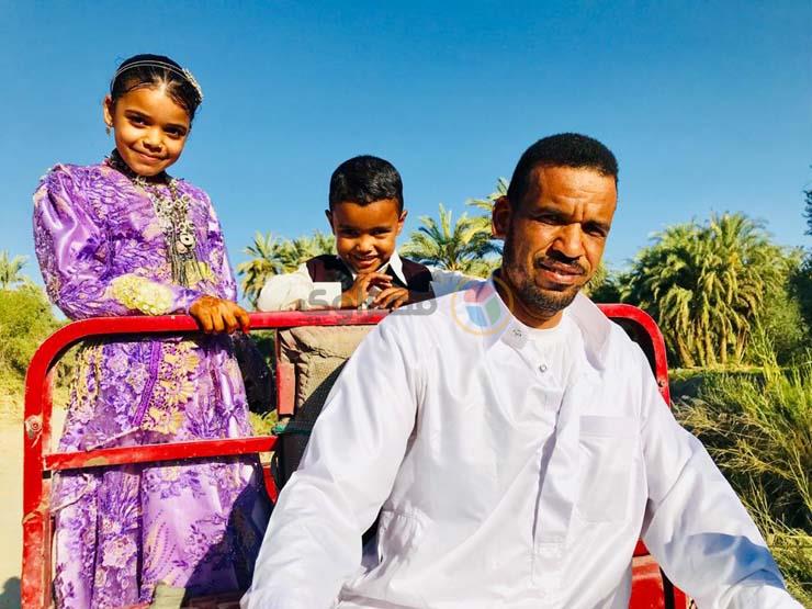 عائلة من سيوة خلال نزهة في عيد الأضحى