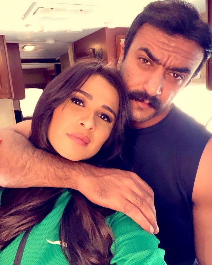 العوضي وياسمين عبد العزيز 6