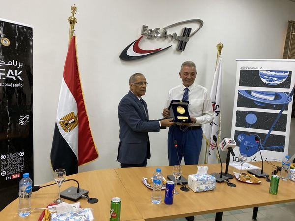 محمود حميدة في وكالة الفضاء المصرية