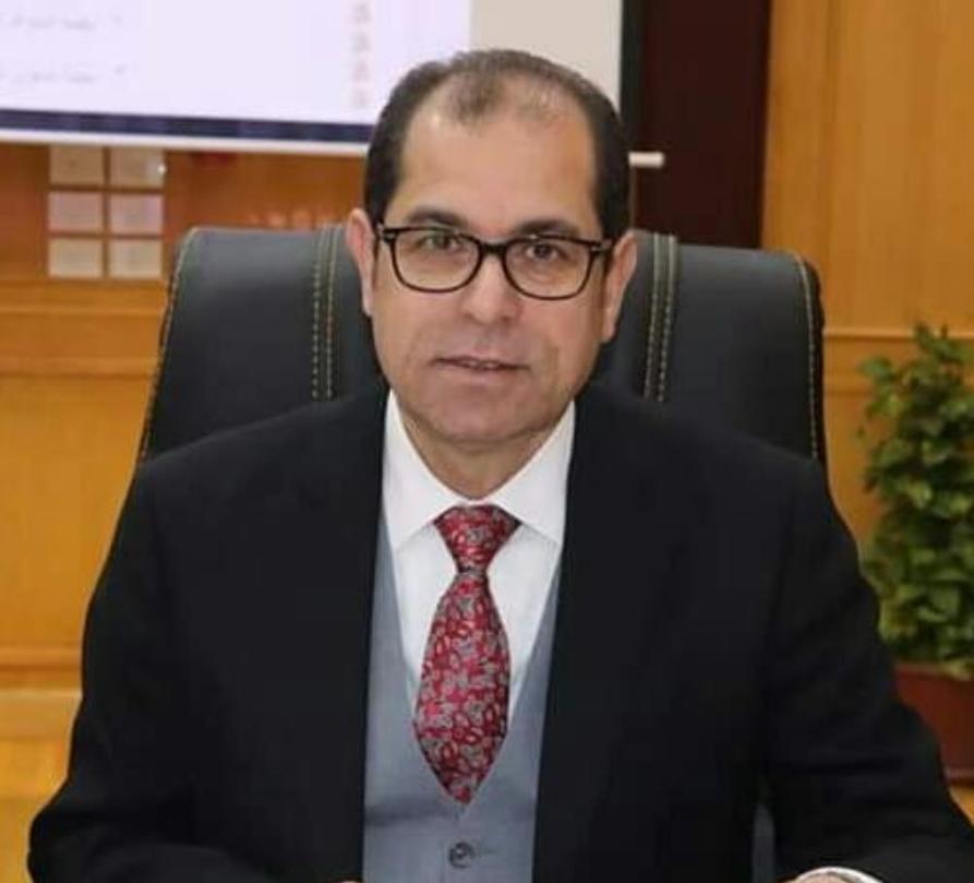 الدكتور يوسف عامر