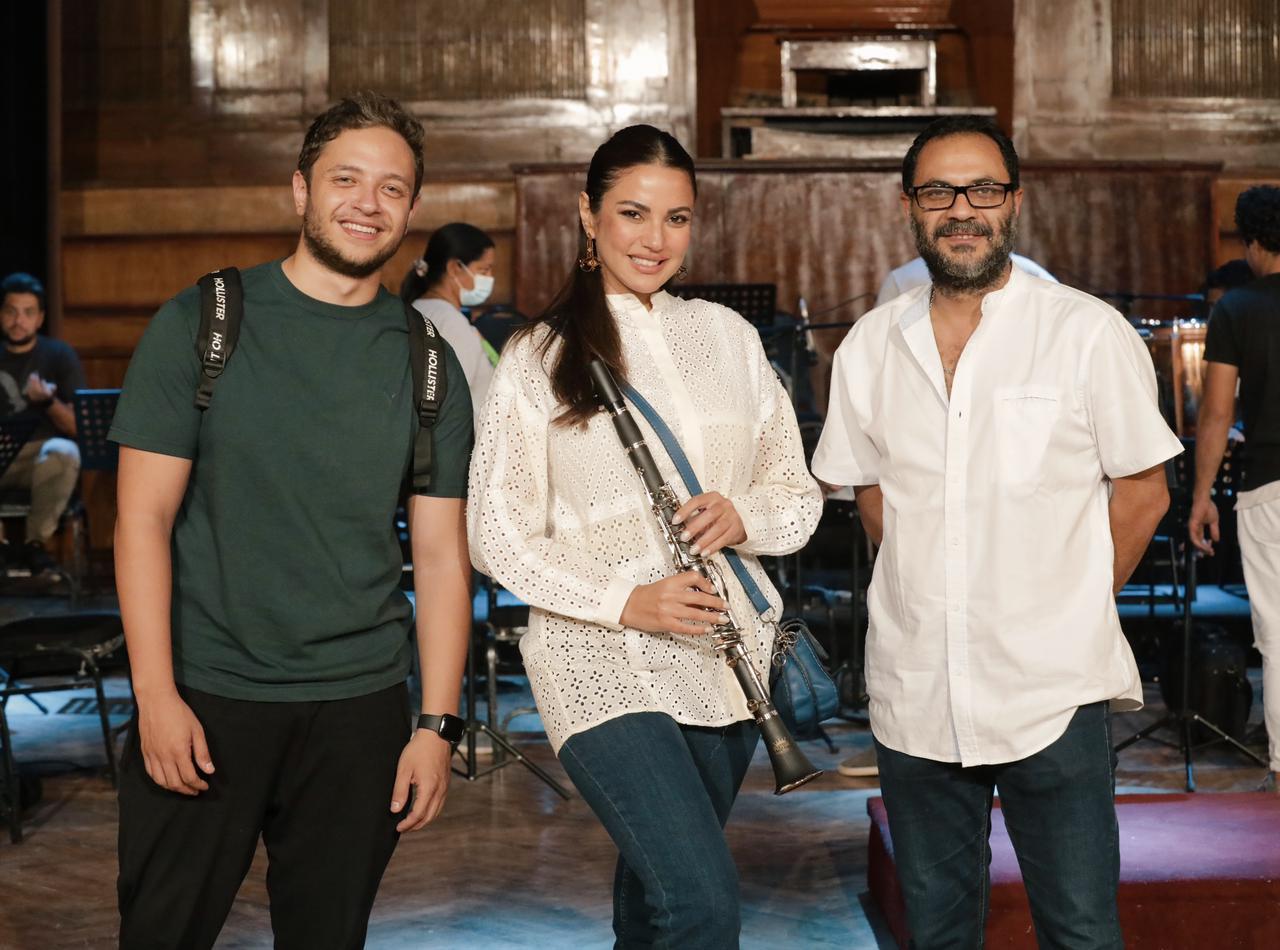 مؤلفا حكاية غالية مع درة