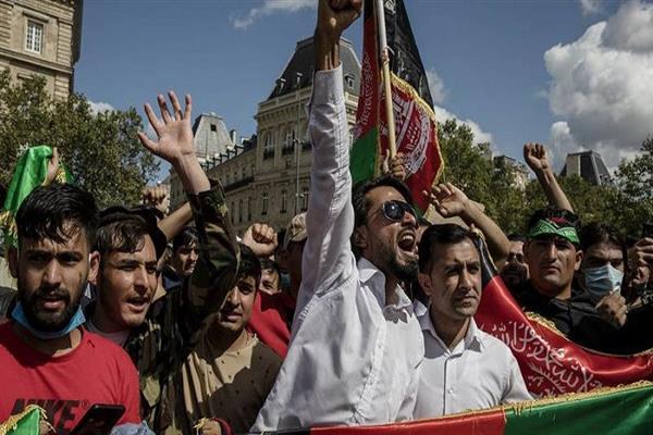 مئات الأفغان يتظاهرون في باريس